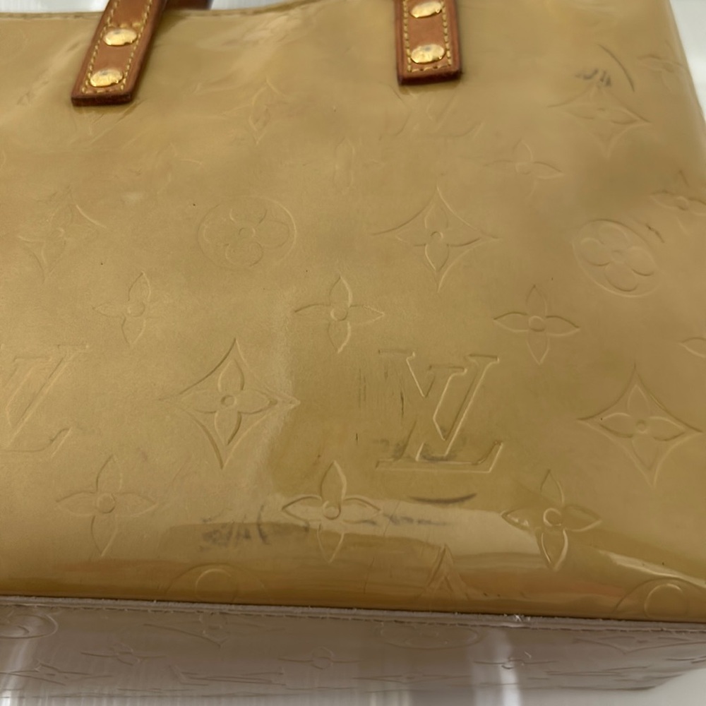Louis Vuitton Gold Vernis Monogram Reade PM Bag - Picture 11 of 16